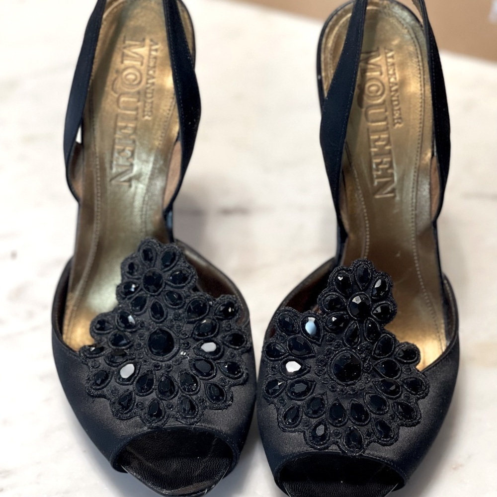 ALEXANDER MCQUEEN black satin sling back heels